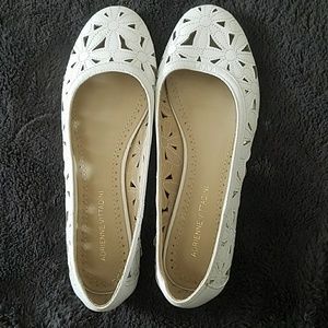 Floral pattern ballet flats